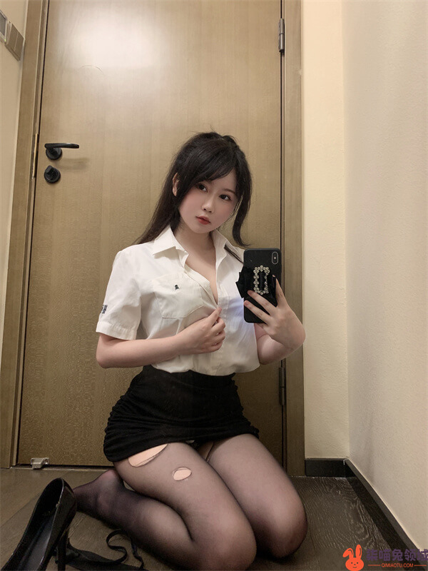 图片[2] - 是依酱吖刚入职的新人，满足你的视觉和想象力 - 柒兔瞄