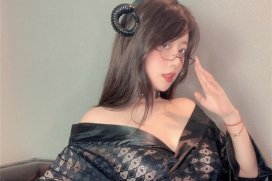 图片[2] - 奈汐酱Nice  66集作品展现外貌出众和引人注目的“车灯“ - 柒兔瞄