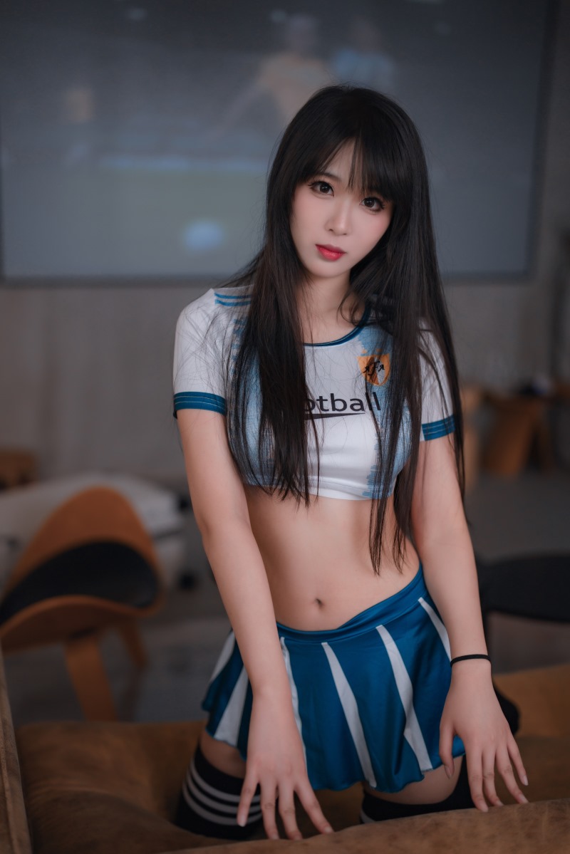 图片[3] - 迷人足球宝贝COS！@轩萧化妆技巧炫目细节 - 柒兔瞄