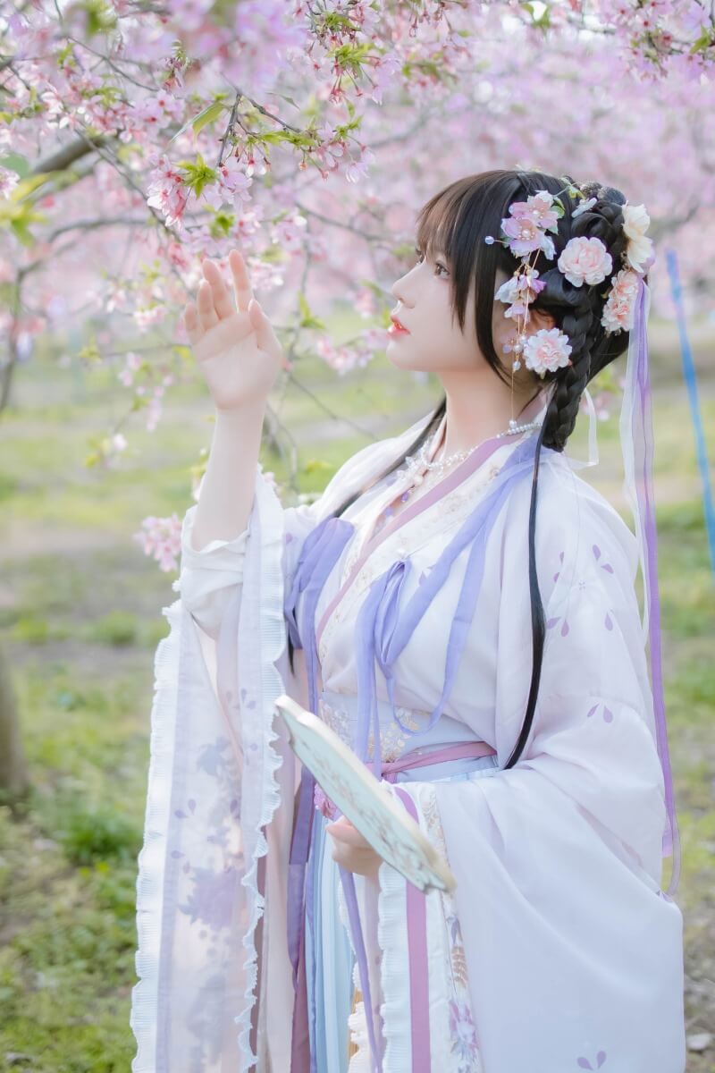 Nyako喵子的樱花汉服COS，可爱度爆表！ - 柒兔瞄