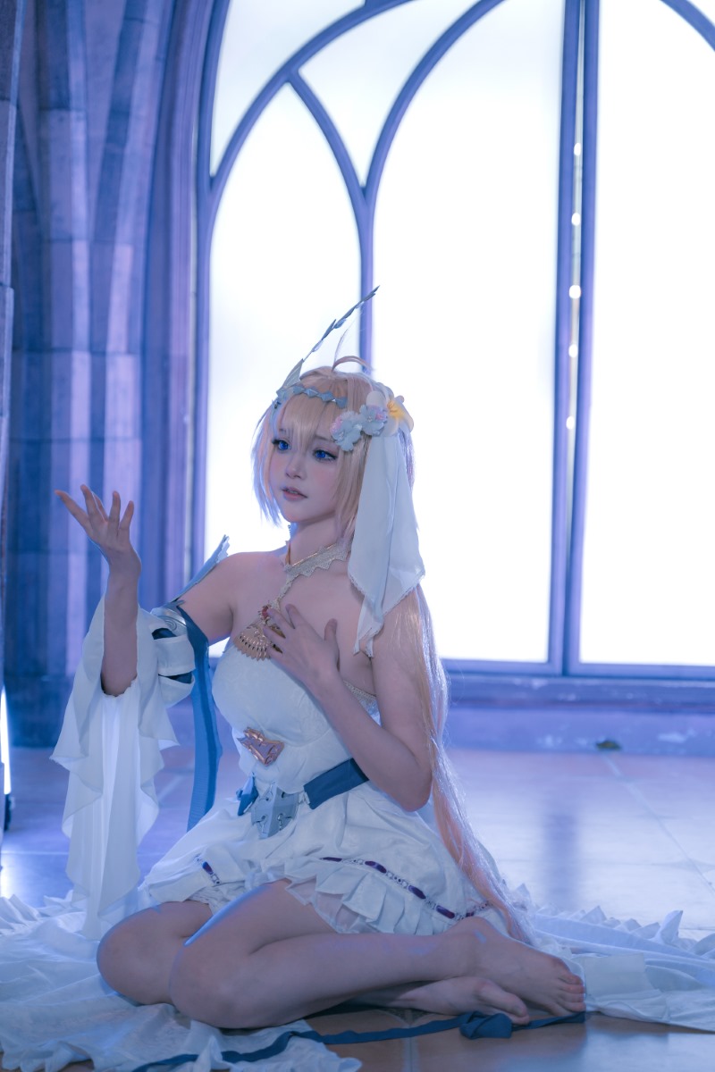 天空幻想曲D女主角COS，黑龙贯通的仙境之美 - 柒兔瞄