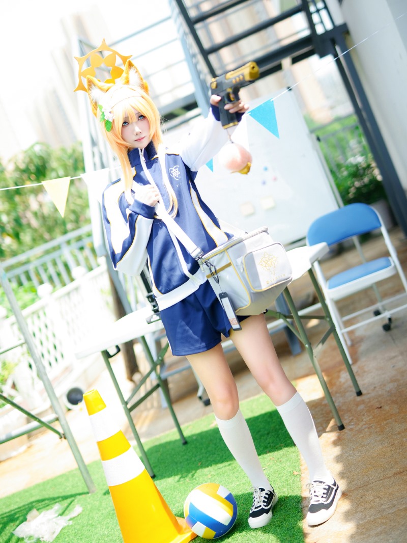 太萌了！晓美妈cos BlueArchive伊落マリー体操服超可爱！ - 柒兔瞄