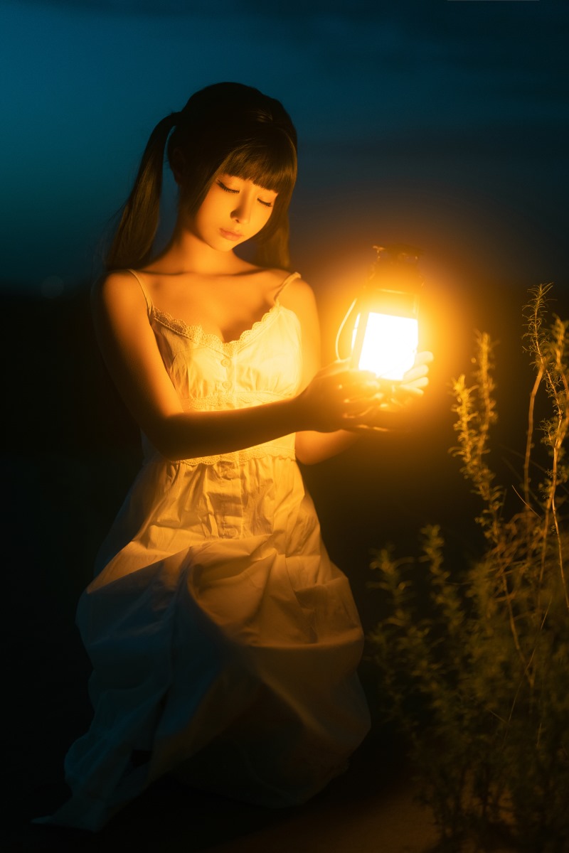 蠢沫沫COS《海岸昏灯》，清澈的眼神中隐藏着小秘密 - 柒兔瞄