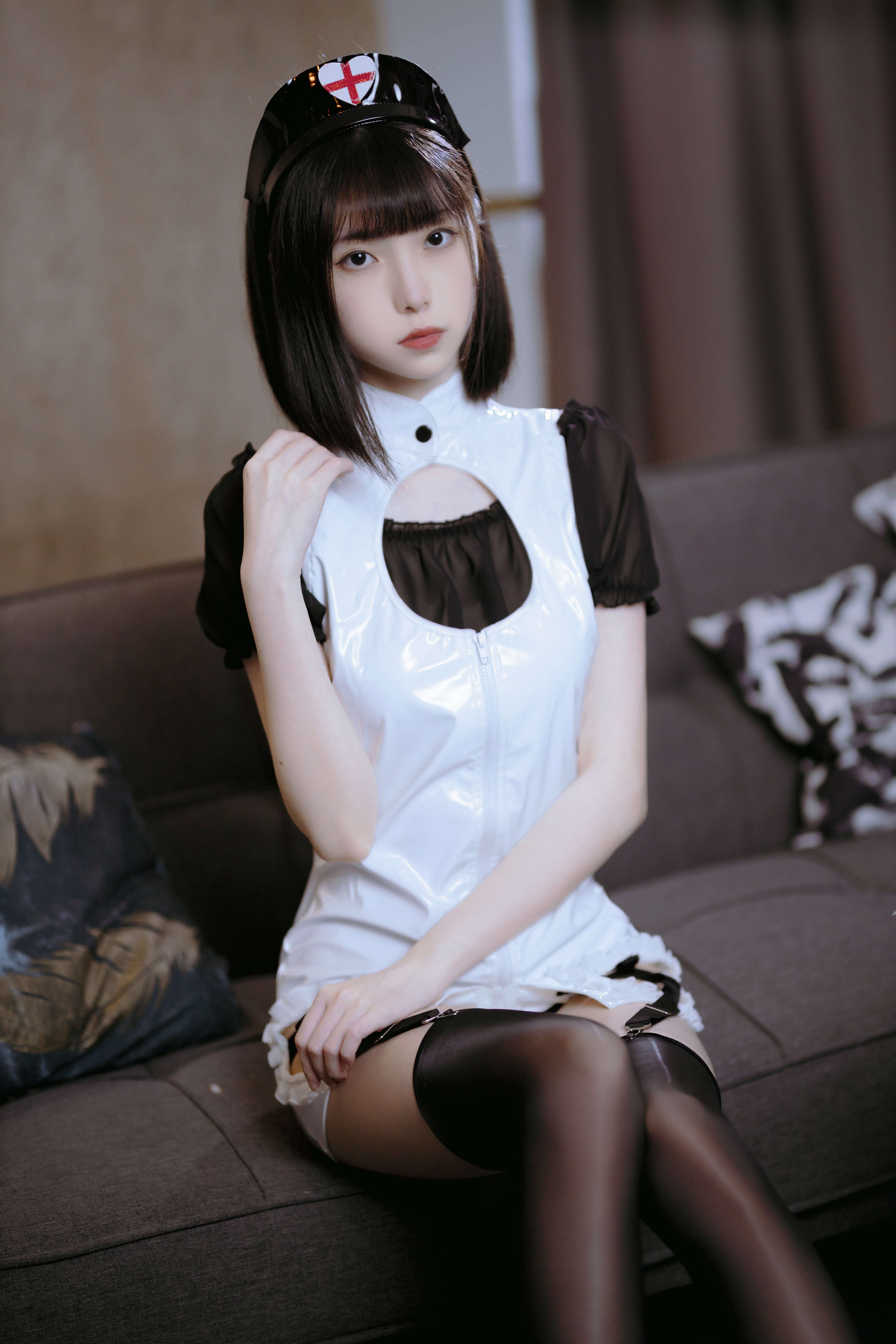 图片[2] - 许岚LAN惊艳护士COS，完美还原二次元角色！ - 柒兔瞄