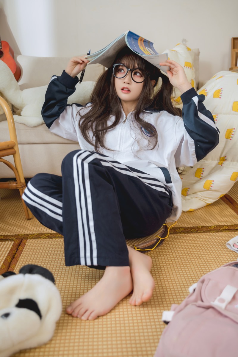 图片[2] - 神沢永莉家庭作业COS，颜值博主魅力无限！ - 柒兔瞄