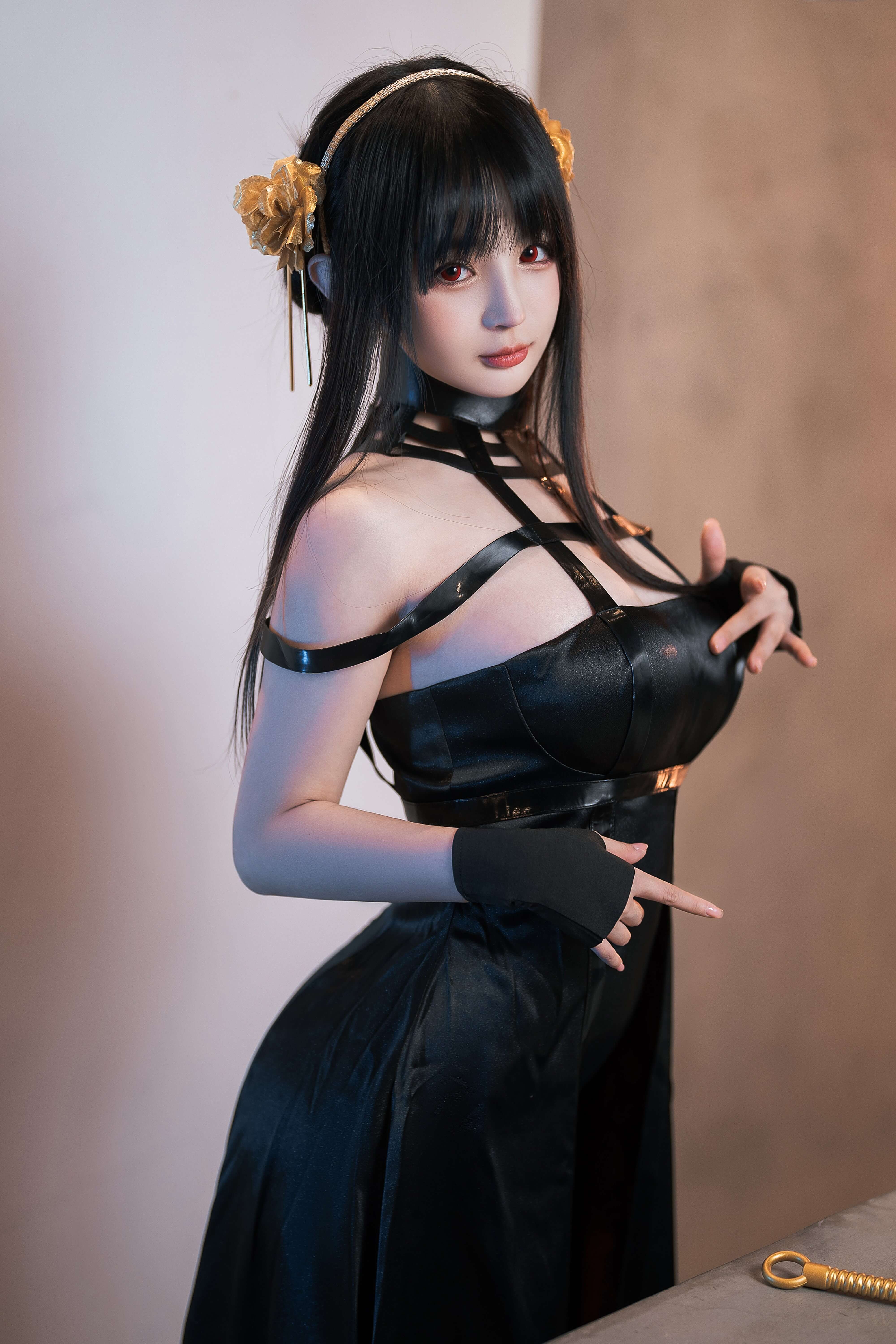 图片[2] - 桜井宁宁COS《约尔太太》，看宁宁子同学还原约尔太太经典形象 - 柒兔瞄