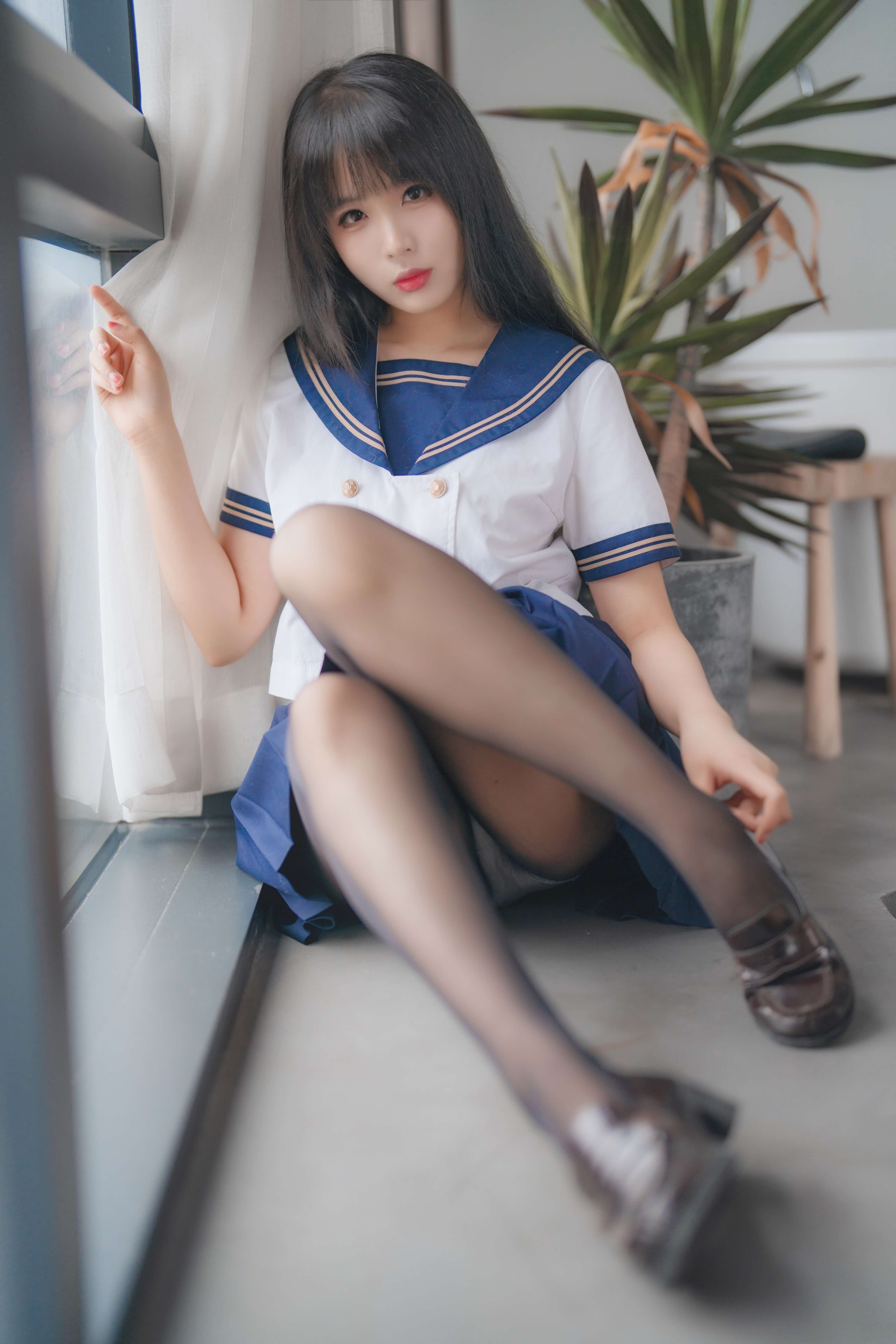 图片[3] - 温柔如暖阳的轩萧学姐，一套白色校服COS温暖你的心灵！ - 柒兔瞄